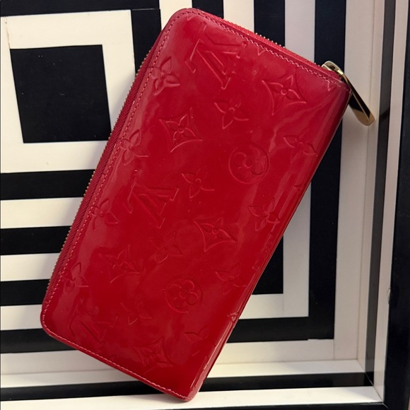 Louis Vuitton Red Vernis Monogram Zippy Wallet Patent Leather Gold Zip - Picture 5 of 14